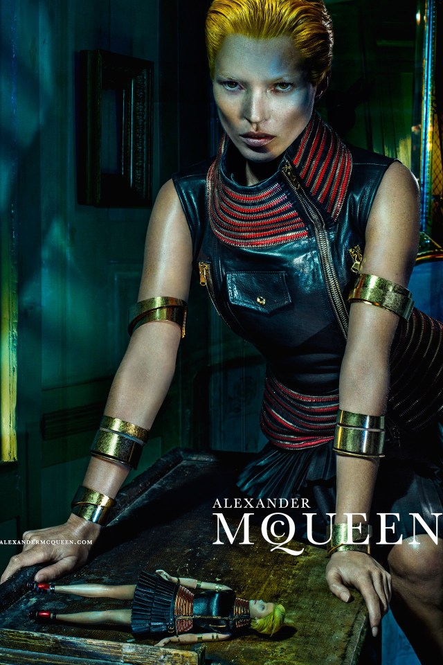 McQueen-Moss-6-Vogue-27Jan14-Steven-Klein_b